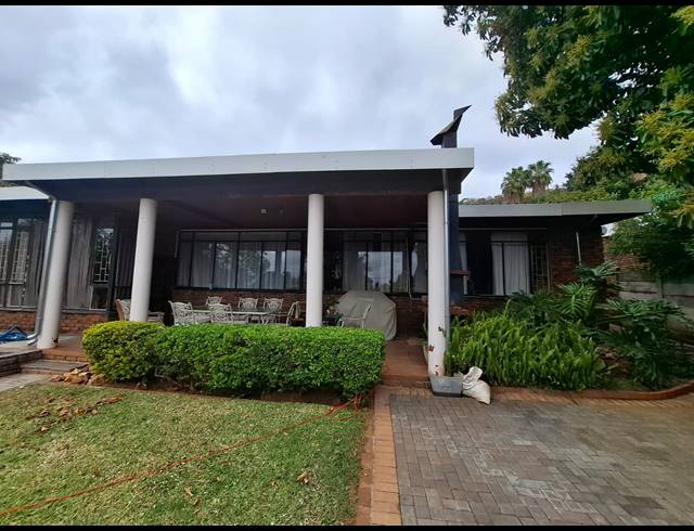 4 BEDROOM HOUSE FOR SALE IN SINOVILLE